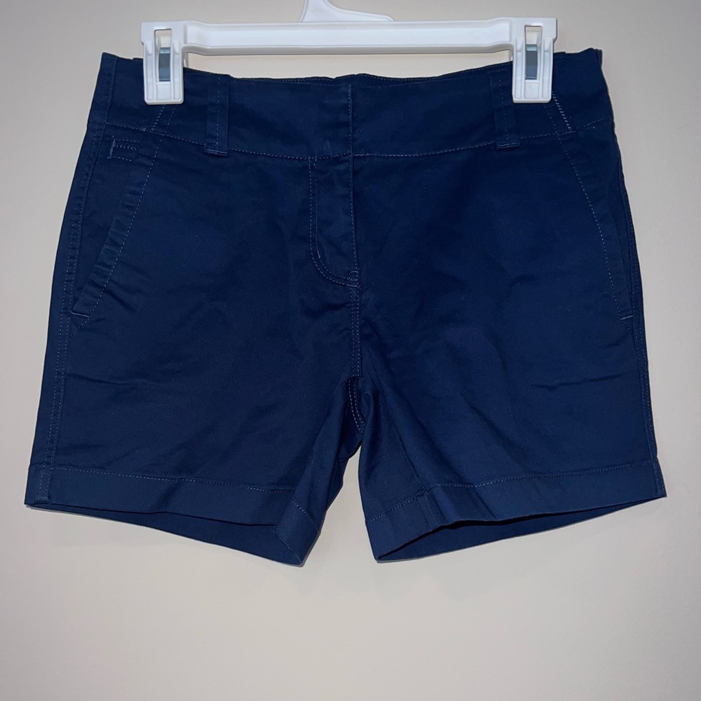Vineyard vines women’s 5” dark blue shorts. NWOT. size 0